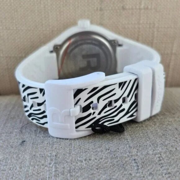 Reebok Unisex Wristwatch White/Black Rubber Strap Analog Quartz Wrist Watch - Picture 3 of 9